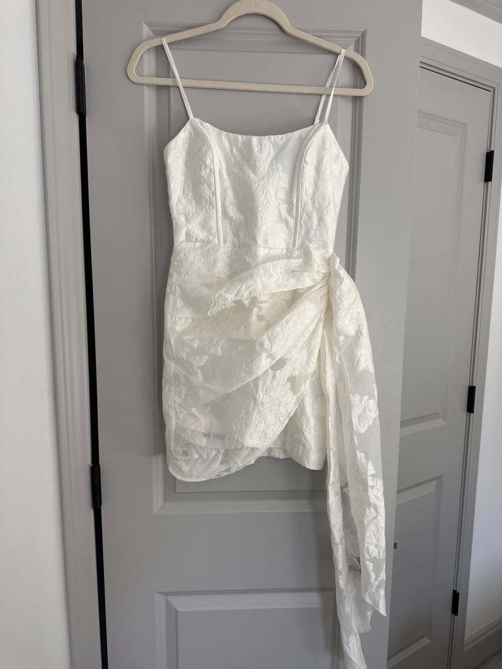 Showpo Laine White Floral Jacquard Draped Mini Dress US 2 UK 6 NWT